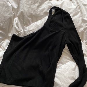 LF Emma & Sam crop shoulder cut out